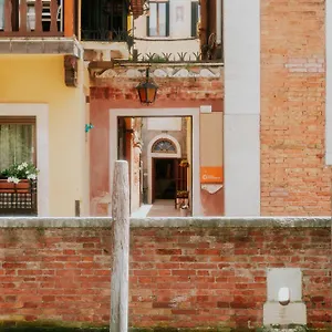 casa-accademia-venice.hotelinveneto.com/
